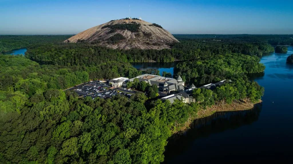 Atlanta Evergreen Lakeside Retreat 4